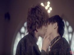 日本男團超狂MV震撼音樂界，４分鐘超過30個男男吻鏡頭！太猛 
