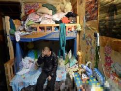 南京8歲女童在家中床沿吊死 其父當時在隔壁打電話